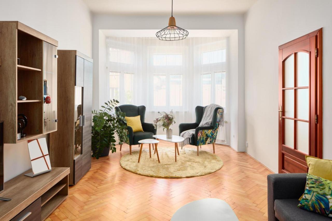 Prague Days - Spacious 3Bdr Apartment - Trendy Neighbourhood المظهر الخارجي الصورة