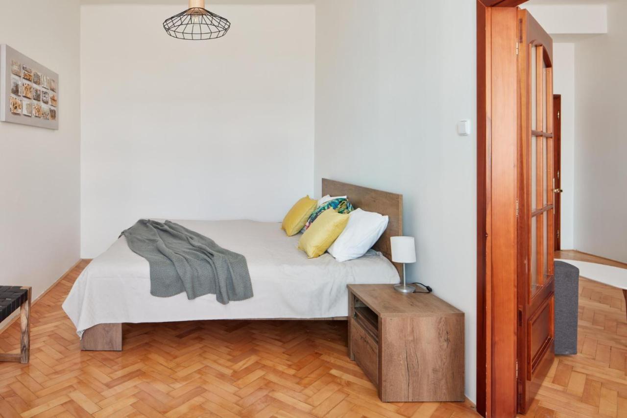 Prague Days - Spacious 3Bdr Apartment - Trendy Neighbourhood المظهر الخارجي الصورة